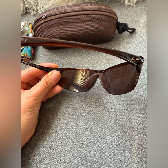 Maui Jim Middles Sunglasses MJ 430 26 63/16 116
Matte Rootbeer Scratched Lenses - Picture 5 of 8